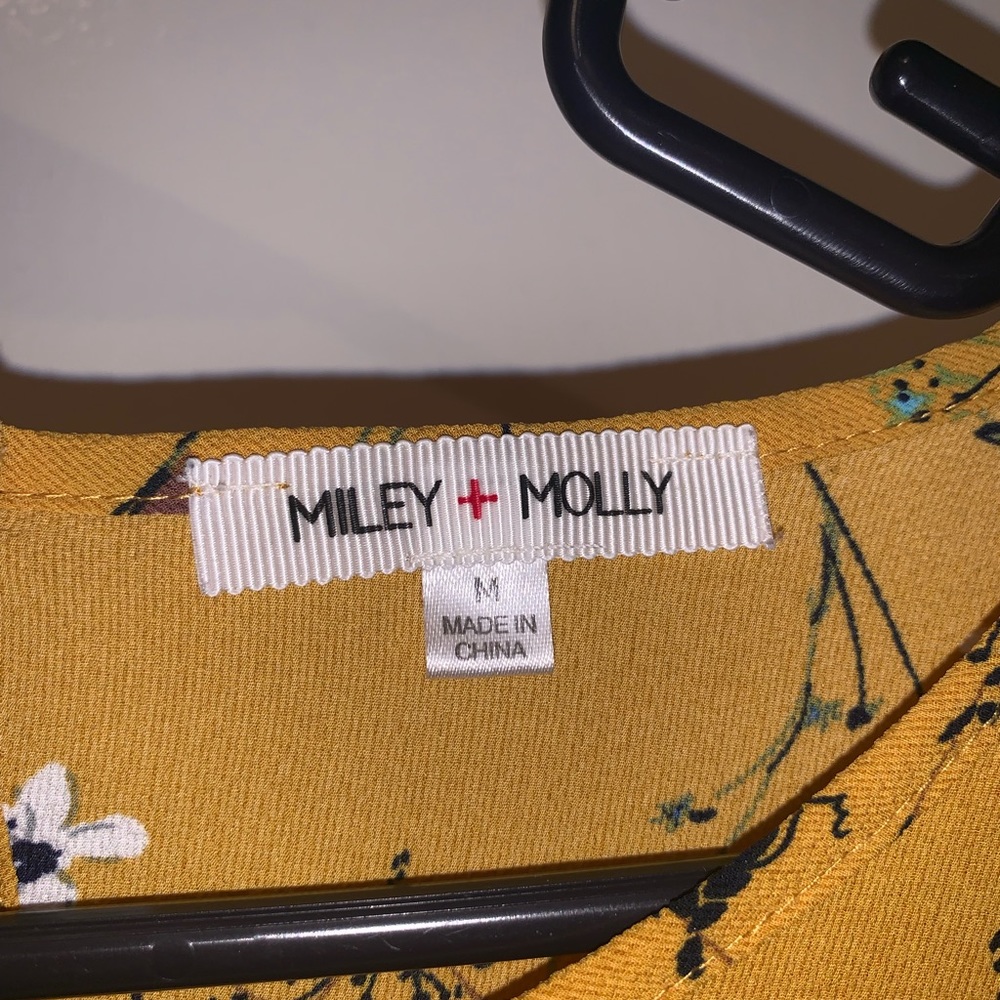 cute mustard shirt .